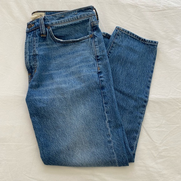 Madewell Other - Madewell Relaxed Taper Medium Wash Jeans